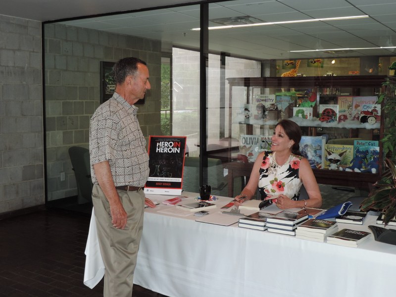 Mindy Miralia book signing