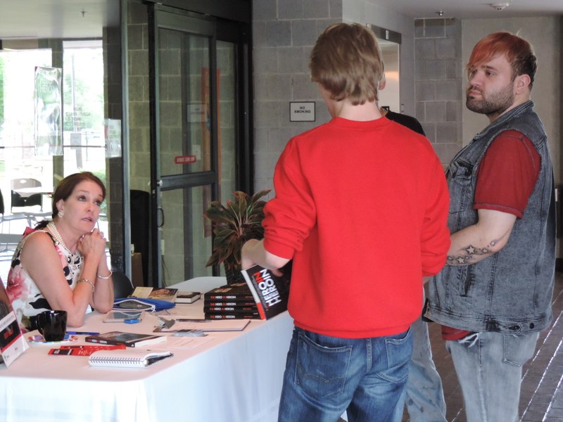 Mindy Miralia book signing