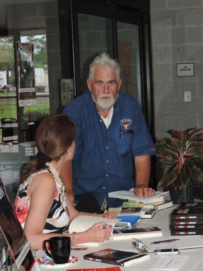 Mindy Miralia book signing