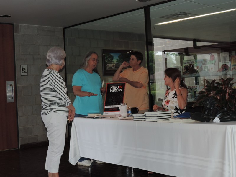 Mindy Miralia book signing