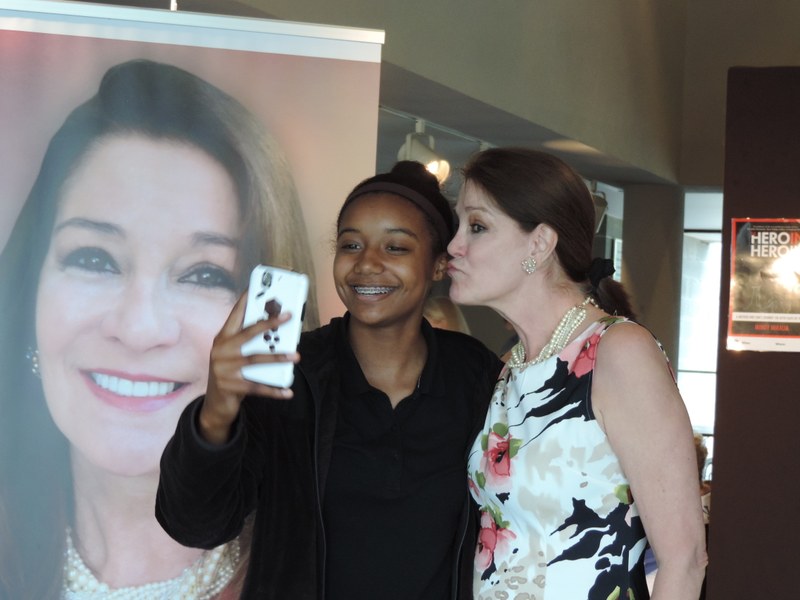 Mindy Miralia book signing